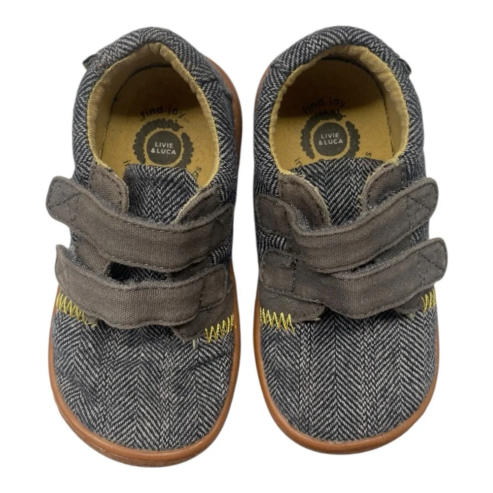 Livie & Luca Gray Herringbone Kids Sneakers with velcro straps Size: 7 - Picture 2 of 9